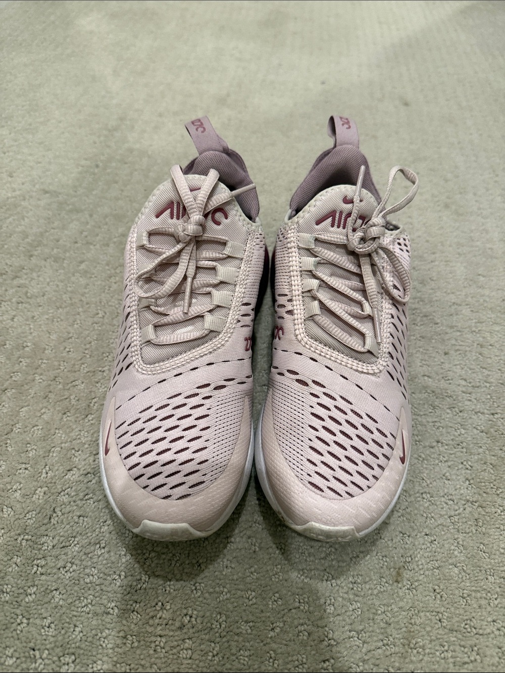 Nike Women's Air Max 270. Burgundy Size 7